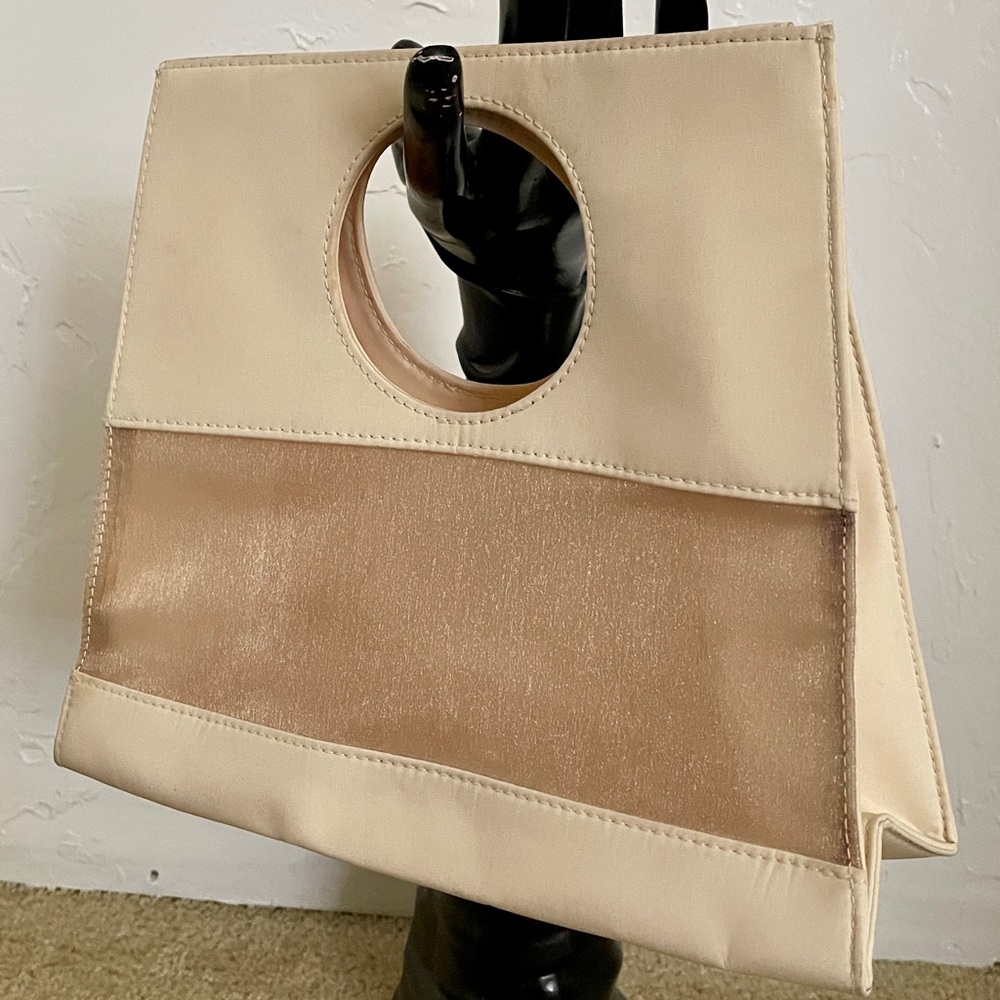 MOD Style IVORY Vinyl Wristlet HANDBAG With Sheer Inset